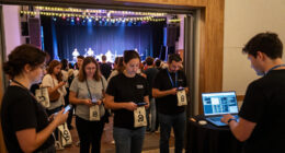 How Phone-Free Venues Can Coordinate Live Events